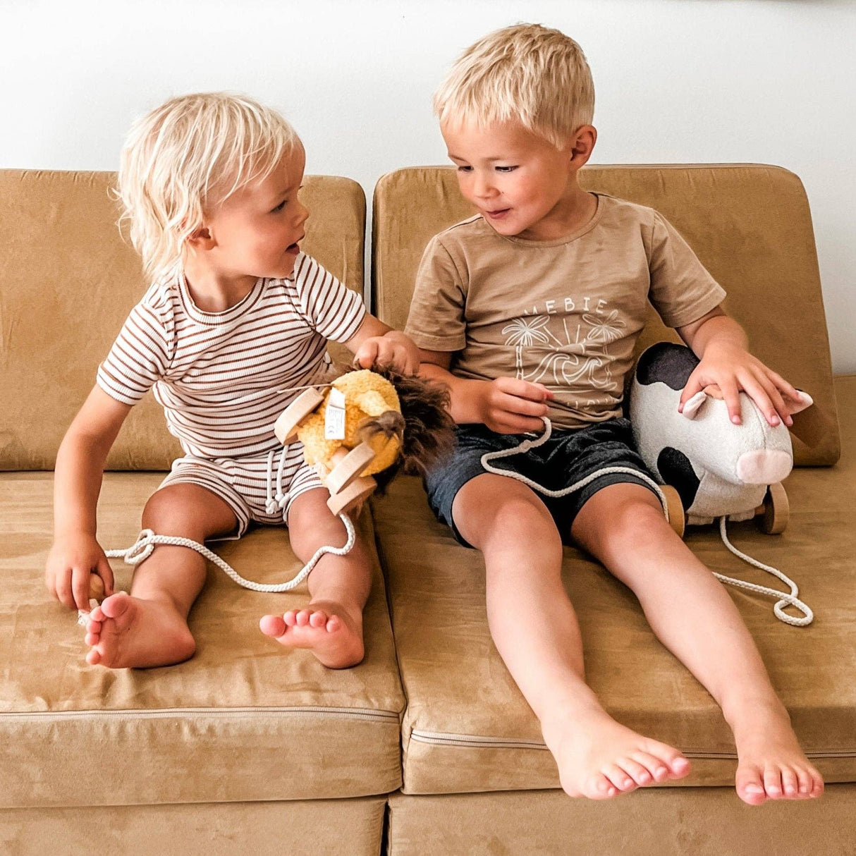 WILLOW // pull-along toy