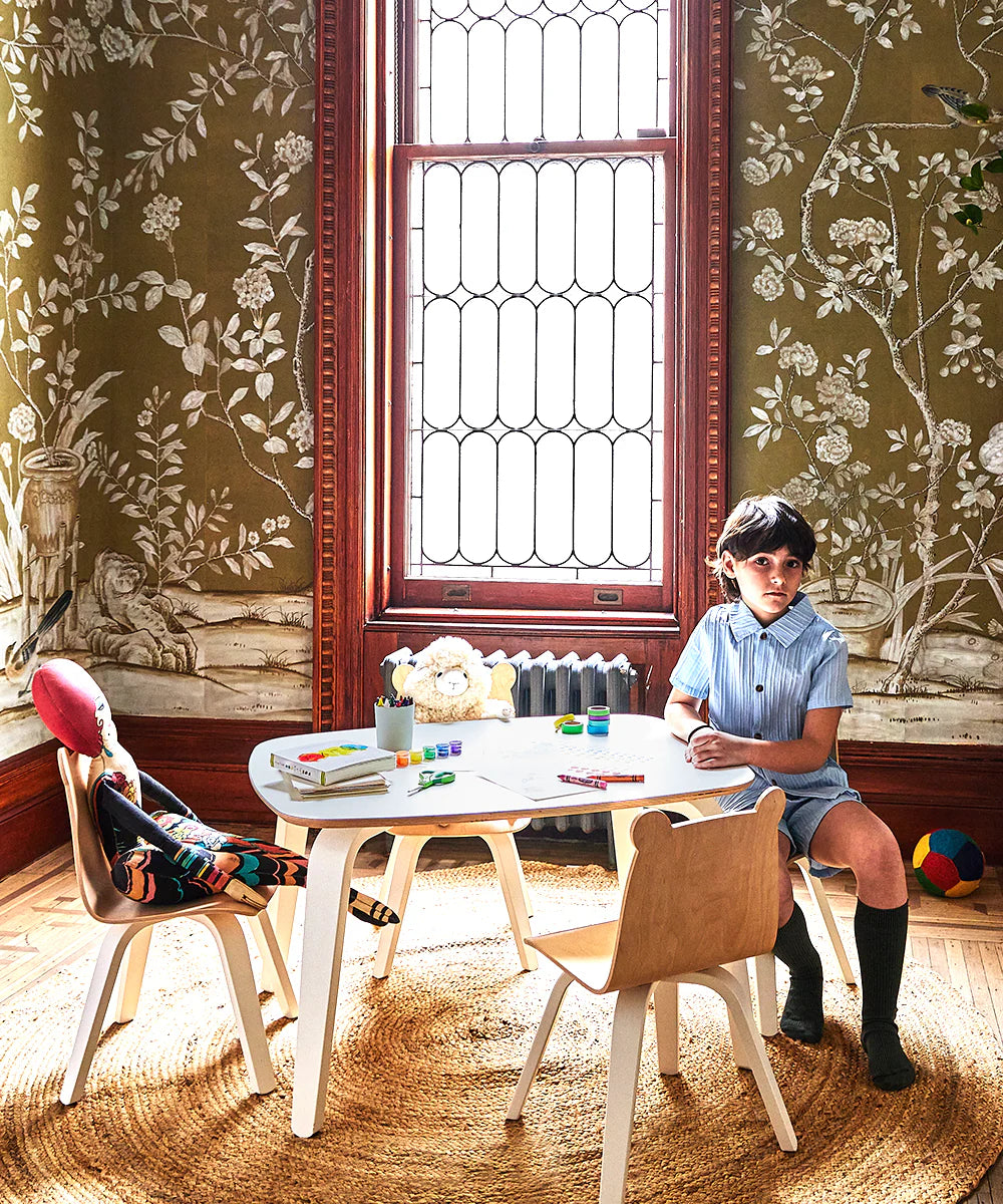 Play table for toddlers, sturdy and spacious surface for creative activities
