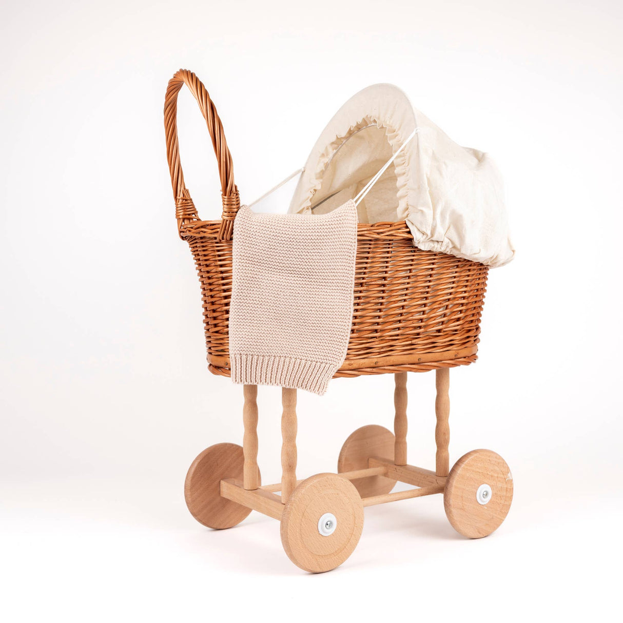 Wicker Pram Eggshell