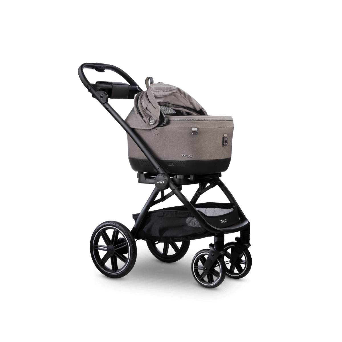 Maeve iso Wind + Roscoe Trek Travel System - side open
