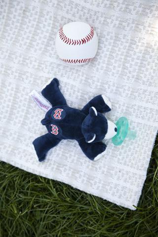 Wubbanub Pacifier Boston Red Sox - Tadpole