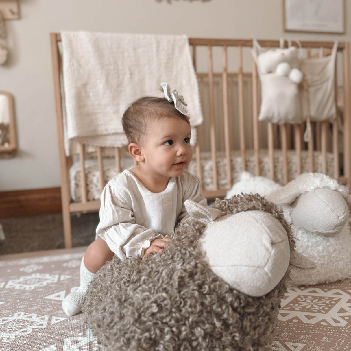 BAA BAA Sheep POUFF // Ride-on toys