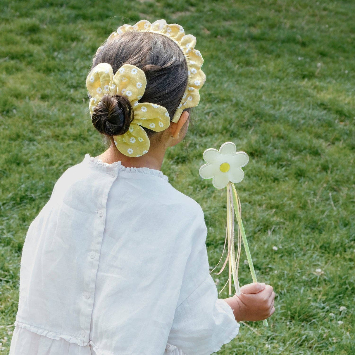 Darling Daisy Flower Headband