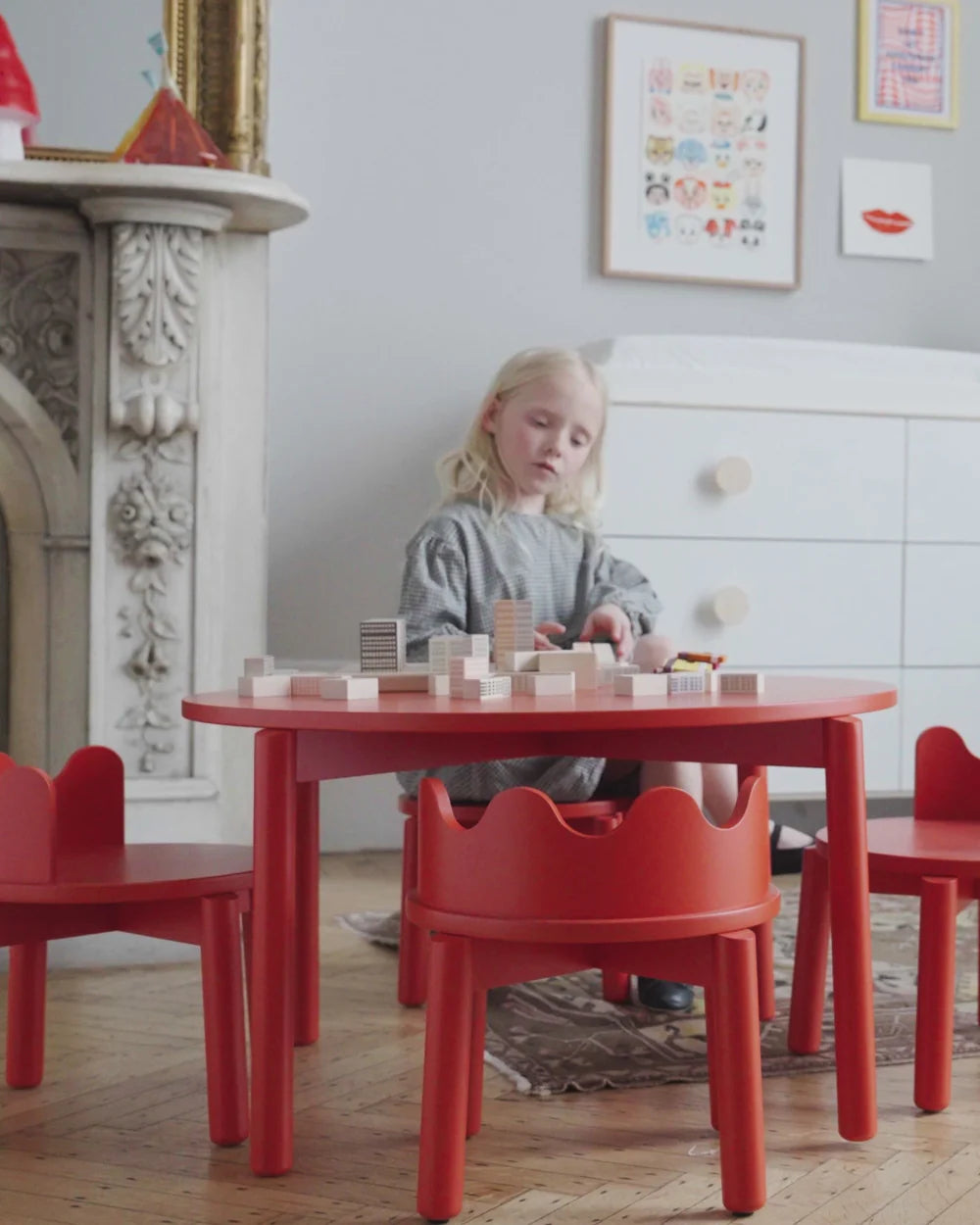 Oeuf Moss Table