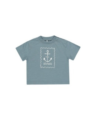  Relaxed and comfortable casual tee made of soft fabric, perfect for everyday wear

