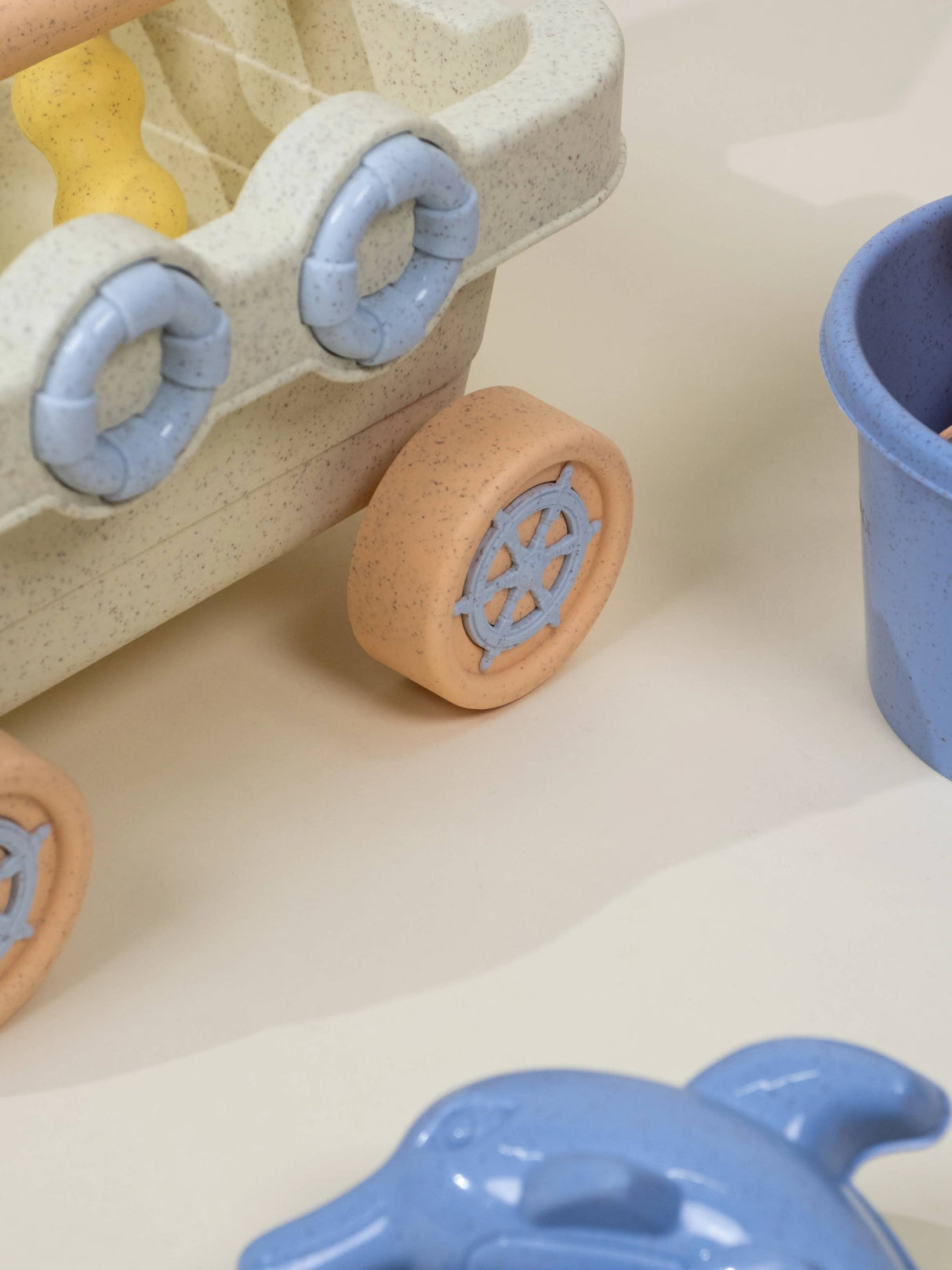 Oversized 6-Piece Wheat Straw Sand Toy Set – Wagon & Accessories