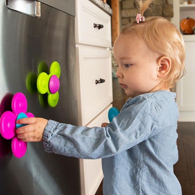 Fat Brain Whirly Squigz - Tadpole